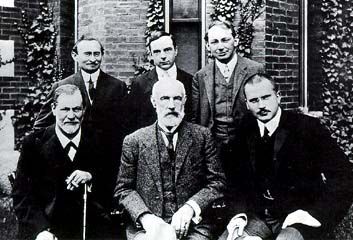 Hall Freud Jung in front of Clark 1909